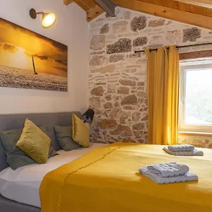 Allegra Villa